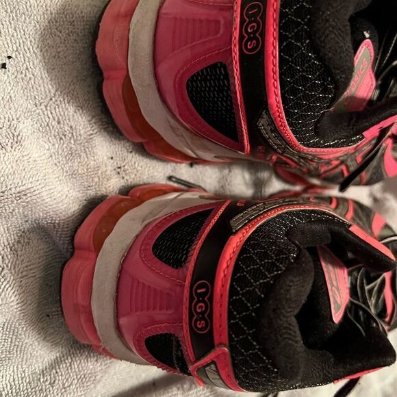 asics running shoes work out sneakers - Picture 3 of 5